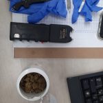 סמים, שוקר ופגיון. צילום: דוברות המשטרה