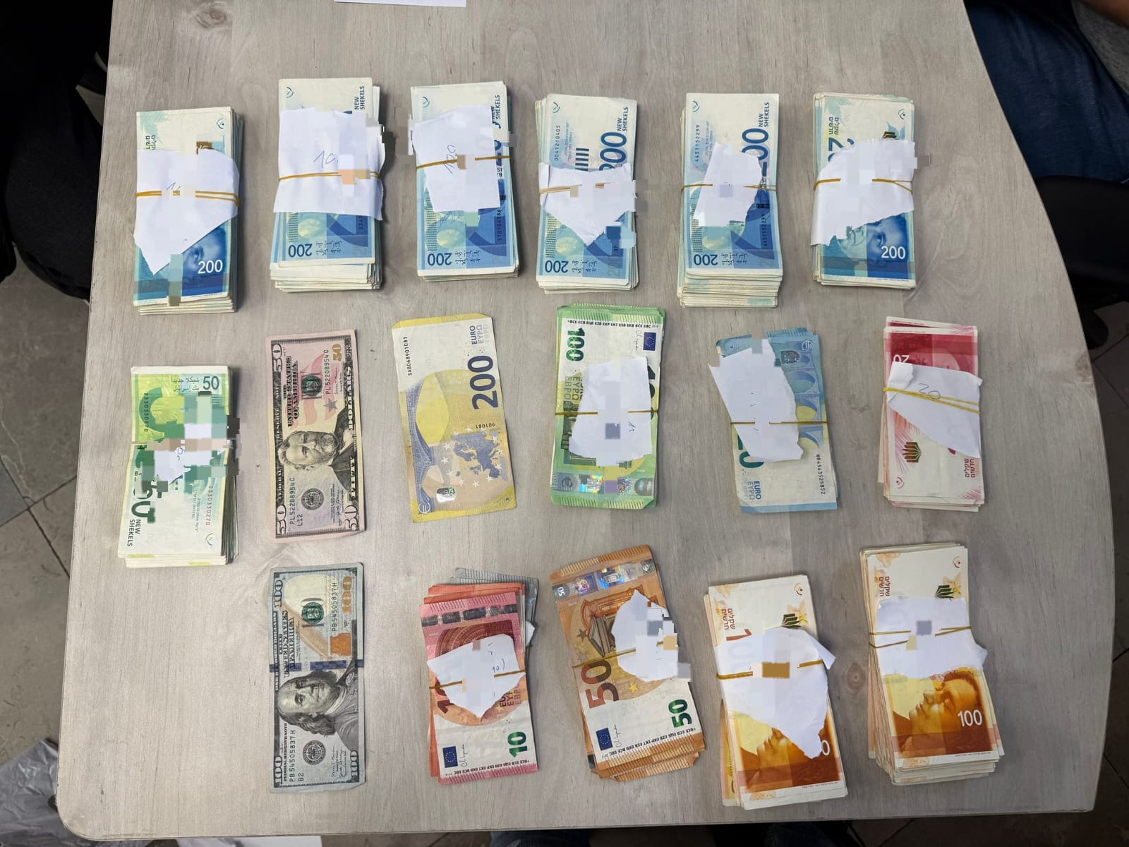 150,000 שקל שיועדו לחתונה נשכח בתחנת דלק בעמק חפר