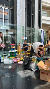 קופסאות של תקווה במקלטיםצילום: דוברות עיריית הרצליה.